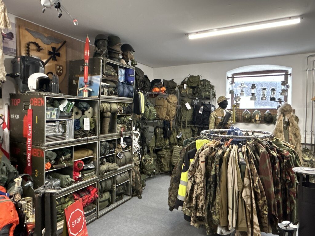 MTR Laden